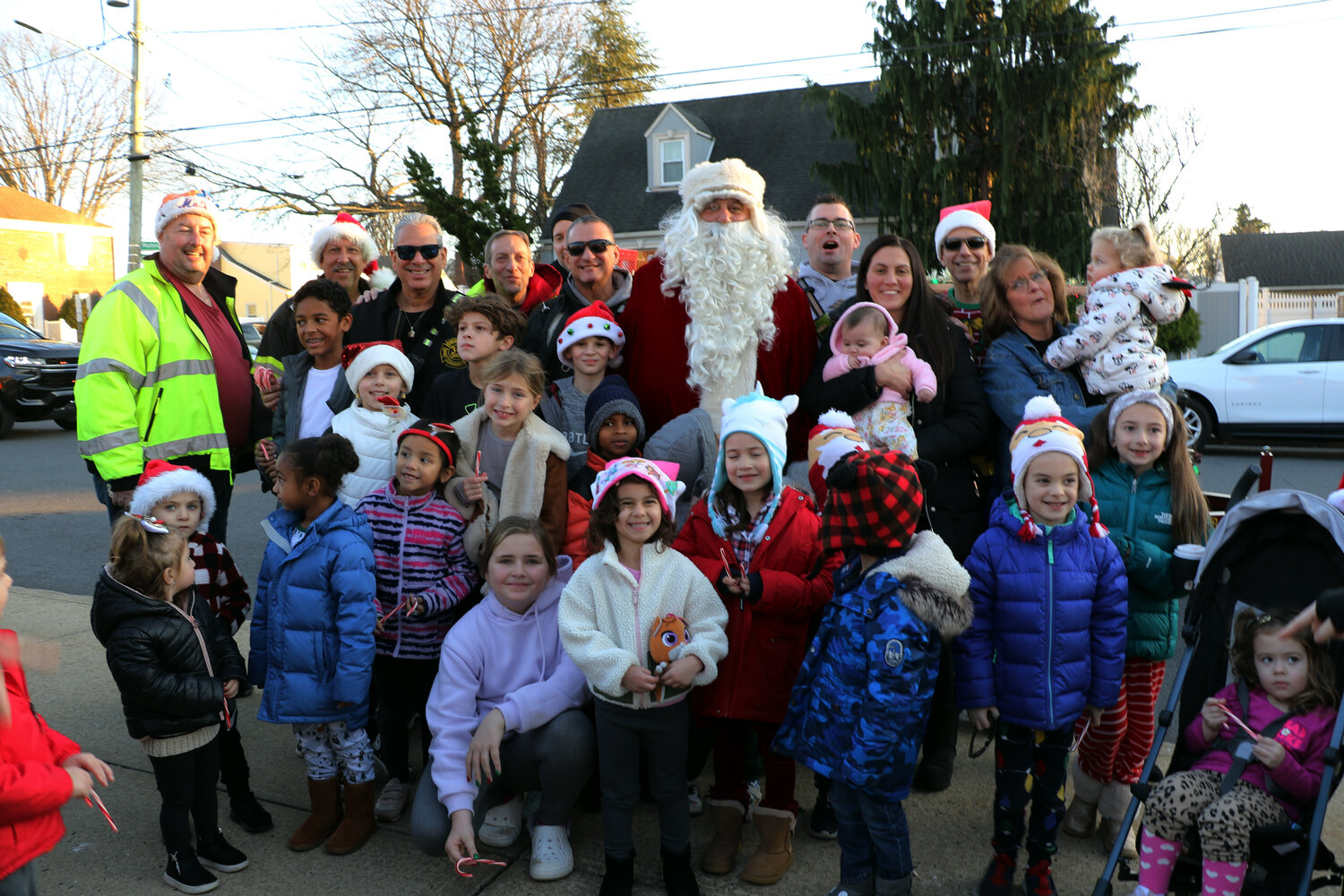 Franklin Square and Munson Fire Department brings Santa to the